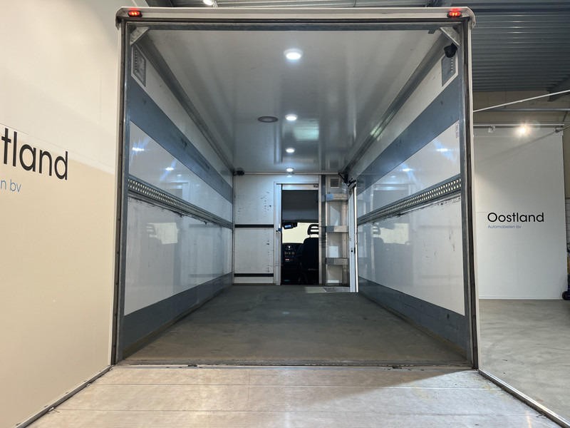 Iveco 70C18 3.0 Automaat Bakwagen / Dhollandia Laadklep / Euro 6 / Luchtvering / Airco / Camera / Cruise Control / Zijdeur - شاحنة مقفلة: صورة 4 Iveco 70C18 3.0 Automaat Bakwagen / Dhollandia Laadklep / Euro 6 / Luchtvering / Airco / Camera / Cruise Control / Zijdeur - شاحنة مقفلة: صورة 4