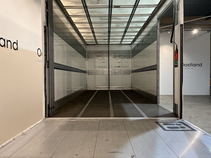 Iveco Daily 35S18 3.0 BE Clixtar Automaat Bakwagen met Laadklep / Laadvermogen 3.060 KG / Euro 6 / Luchtvering / Airco / Camera / CarPlay / Cruise Control / - شاحنة مغلقة الصندوق: صورة 4 Iveco Daily 35S18 3.0 BE Clixtar Automaat Bakwagen met Laadklep / Laadvermogen 3.060 KG / Euro 6 / Luchtvering / Airco / Camera / CarPlay / Cruise Control / - شاحنة مغلقة الصندوق: صورة 4