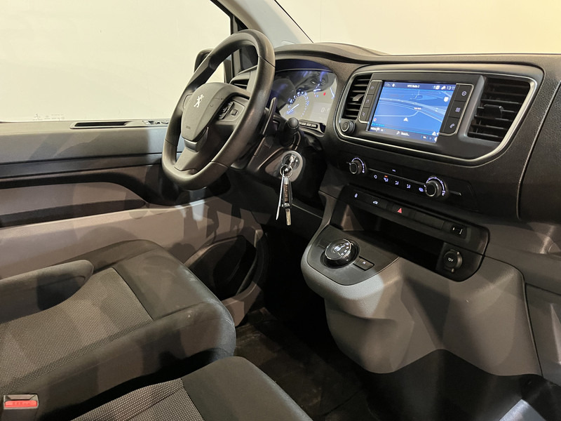 Peugeot Expert 2.0 BlueHDI Long Premium 180 PK Automaat / Euro 6 / Airco / Cruise Control / Navigatie / CarPlay / Trekhaak / PDC / Imperiaal / 3-Zits 90.000 KM !! - فان المدمجة: صورة 3 Peugeot Expert 2.0 BlueHDI Long Premium 180 PK Automaat / Euro 6 / Airco / Cruise Control / Navigatie / CarPlay / Trekhaak / PDC / Imperiaal / 3-Zits 90.000 KM !! - فان المدمجة: صورة 3
