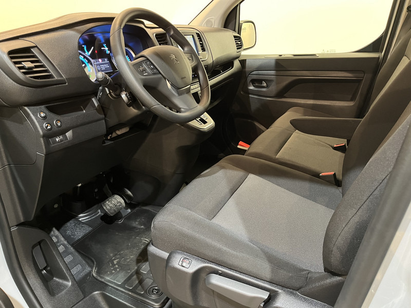 Interior photo 1: Peugeot e-Expert EV L2 75 kWh Servicebus / Inrichting / 100% Elektrisch / Airco / 220V. / Trekhaak / Camera / Cruise Control / Navigatie / CarPlay / 3-Zits / 1.900 KM !! Peugeot e-Expert EV L2 75 kWh Servicebus / Inrichting / 100% Elektrisch / Airco / 220V. / Trekhaak / Camera / Cruise Control / Navigatie / CarPlay / 3-Zits / 1.900 KM !!