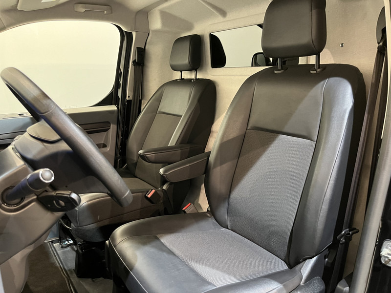 Peugeot e-Expert L2 Premium 75 kWh Servicebus / Van den Born Inrichting / 100% Elektrisch / Airco / Camera / Cruise Control / Navigatie / CarPlay / 12.400 KM !! Peugeot e-Expert L2 Premium 75 kWh Servicebus / Van den Born Inrichting / 100% Elektrisch / Airco / Camera / Cruise Control / Navigatie / CarPlay / 12.400 KM !!: صورة 6