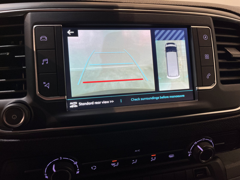 Peugeot e-Expert L2 Premium 75 kWh Servicebus / Van den Born Inrichting / 100% Elektrisch / Airco / Camera / Cruise Control / Navigatie / CarPlay / 12.400 KM !! Peugeot e-Expert L2 Premium 75 kWh Servicebus / Van den Born Inrichting / 100% Elektrisch / Airco / Camera / Cruise Control / Navigatie / CarPlay / 12.400 KM !!: صورة 8
