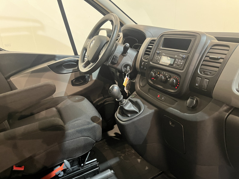 Renault Trafic 1.6 dCi L2H2 125 PK Servicebus / Inrichting / Euro 6 / 2X Schuifdeur / Airco / Cruise Control / PDC / Trekhaak / Imperiaal / 96.200 KM !! - فان المدمجة: صورة 3 Renault Trafic 1.6 dCi L2H2 125 PK Servicebus / Inrichting / Euro 6 / 2X Schuifdeur / Airco / Cruise Control / PDC / Trekhaak / Imperiaal / 96.200 KM !! - فان المدمجة: صورة 3