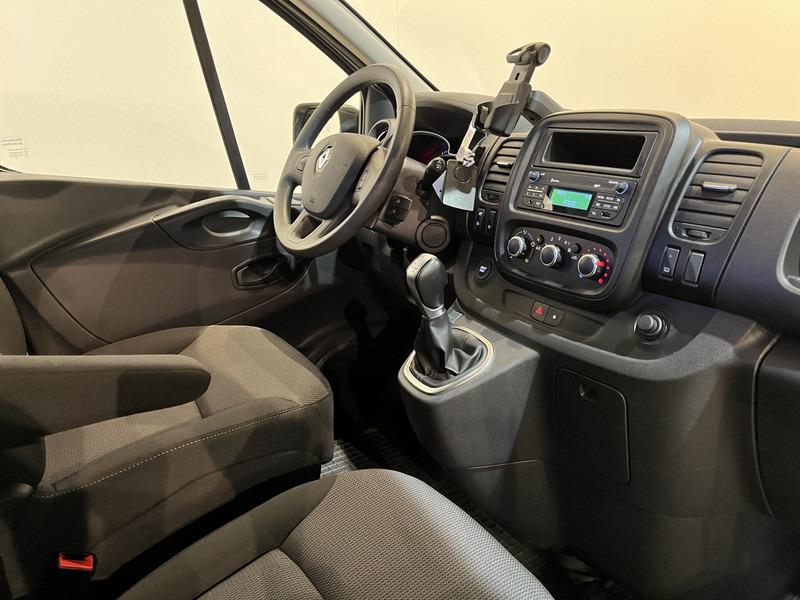Renault Trafic 2.0 dCi L1H1 170 PK Automaat Servicebus / Sortimo Inrichting / Euro 6 / Airco / Cruise Control / Camera / Trekhaak / 3-Zits / - فان المدمجة: صورة 3 Renault Trafic 2.0 dCi L1H1 170 PK Automaat Servicebus / Sortimo Inrichting / Euro 6 / Airco / Cruise Control / Camera / Trekhaak / 3-Zits / - فان المدمجة: صورة 3