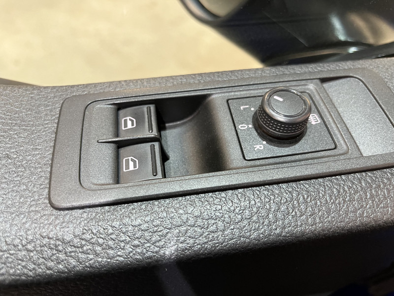 شاحنة التوصيل Volkswagen Transporter 2.0 TDI L2H1 / Van Den Born Glasresteel / Euro 6 / Airco / Glastransporter / Cruise Control / Trekhaak / Imperiaal / CarPlay /  Navigatie / PDC / 83.500 KM !!: صورة 13