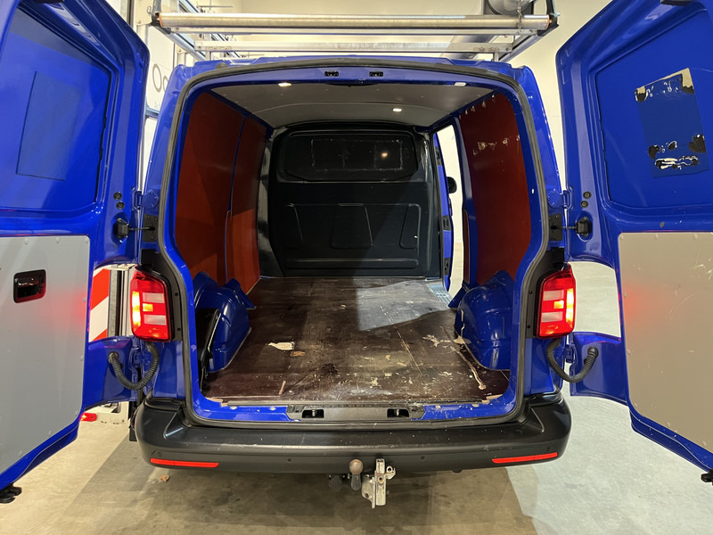 Volkswagen Transporter 2.0 TDI L2H1 / Van Den Born Glasresteel / Euro 6 / Airco / Glastransporter / Cruise Control / Trekhaak / Imperiaal / CarPlay / Navigatie / PDC / 83.500 KM !! - شاحنة التوصيل: صورة 5 Volkswagen Transporter 2.0 TDI L2H1 / Van Den Born Glasresteel / Euro 6 / Airco / Glastransporter / Cruise Control / Trekhaak / Imperiaal / CarPlay / Navigatie / PDC / 83.500 KM !! - شاحنة التوصيل: صورة 5