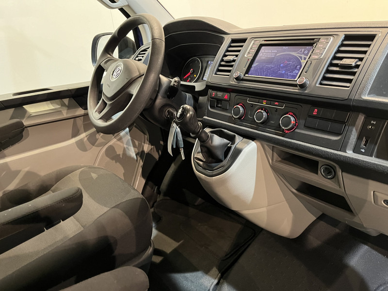 Volkswagen Transporter 2.0 TDI L2H1 / Van Den Born Glasresteel / Euro 6 / Airco / Glastransporter / Cruise Control / Trekhaak / Imperiaal / CarPlay / Navigatie / PDC / 83.500 KM !! - شاحنة التوصيل: صورة 3 Volkswagen Transporter 2.0 TDI L2H1 / Van Den Born Glasresteel / Euro 6 / Airco / Glastransporter / Cruise Control / Trekhaak / Imperiaal / CarPlay / Navigatie / PDC / 83.500 KM !! - شاحنة التوصيل: صورة 3
