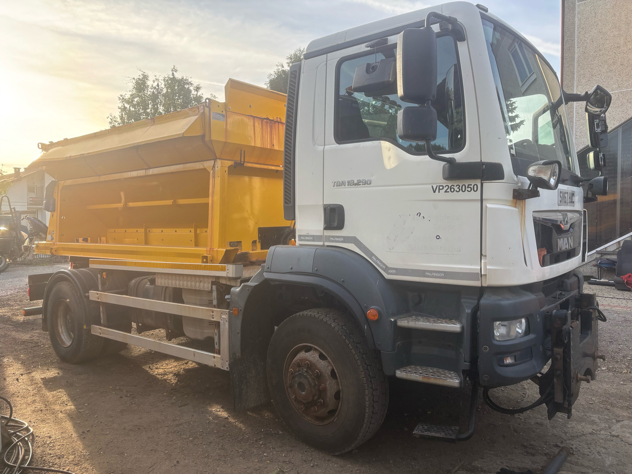 MAN TGM 18.290 4x4BB SPREADER/GRITTER/Plough - جرافة ثلج: صورة 2 MAN TGM 18.290 4x4BB SPREADER/GRITTER/Plough - جرافة ثلج: صورة 2