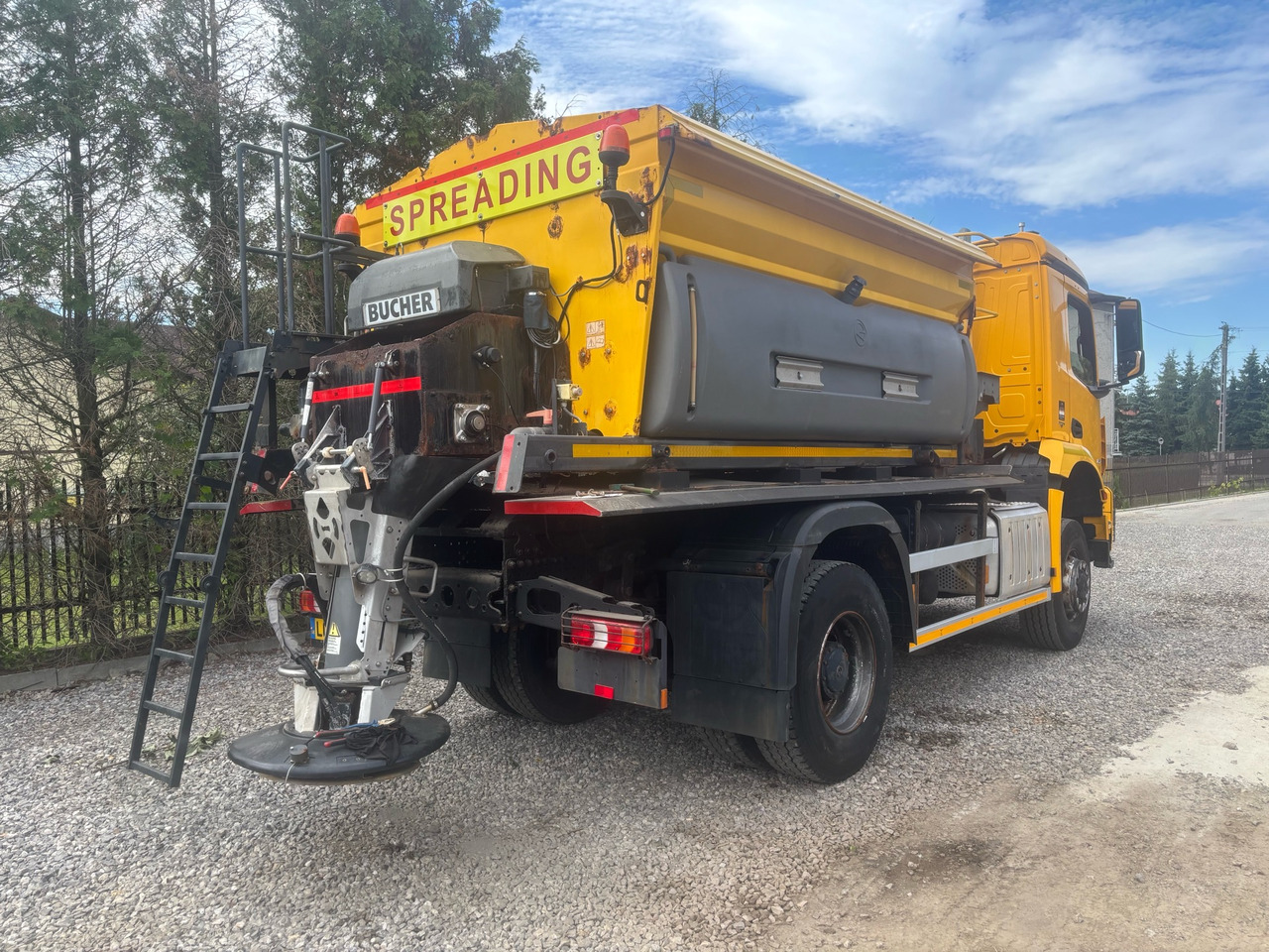 MERCEDES AROCS 1824 4x4BB GRITTER/SPREADER/PLOUGH - جرافة ثلج: صورة 2 MERCEDES AROCS 1824 4x4BB GRITTER/SPREADER/PLOUGH - جرافة ثلج: صورة 2