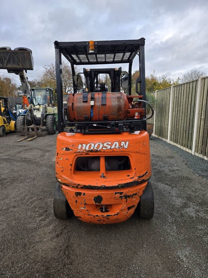 Doosan G 25 E-5 - رافعة شوكية تعمل بالغاز: صورة 3 Doosan G 25 E-5 - رافعة شوكية تعمل بالغاز: صورة 3