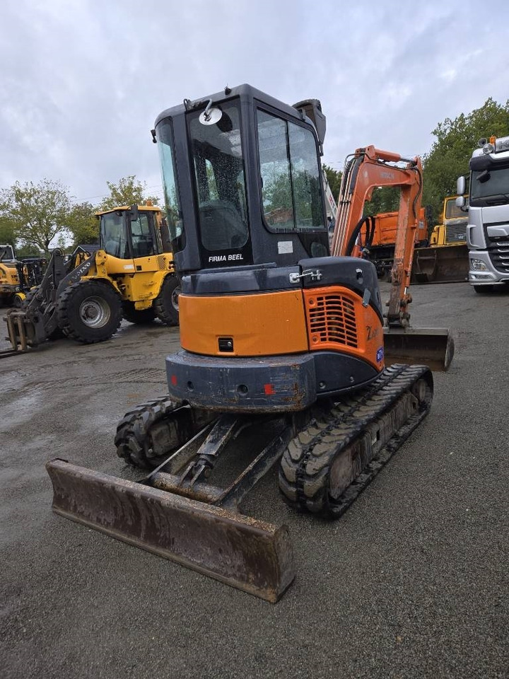 Hitachi ZX 35 U-2 - حفارة مُصَّغرة: صورة 4 Hitachi ZX 35 U-2 - حفارة مُصَّغرة: صورة 4