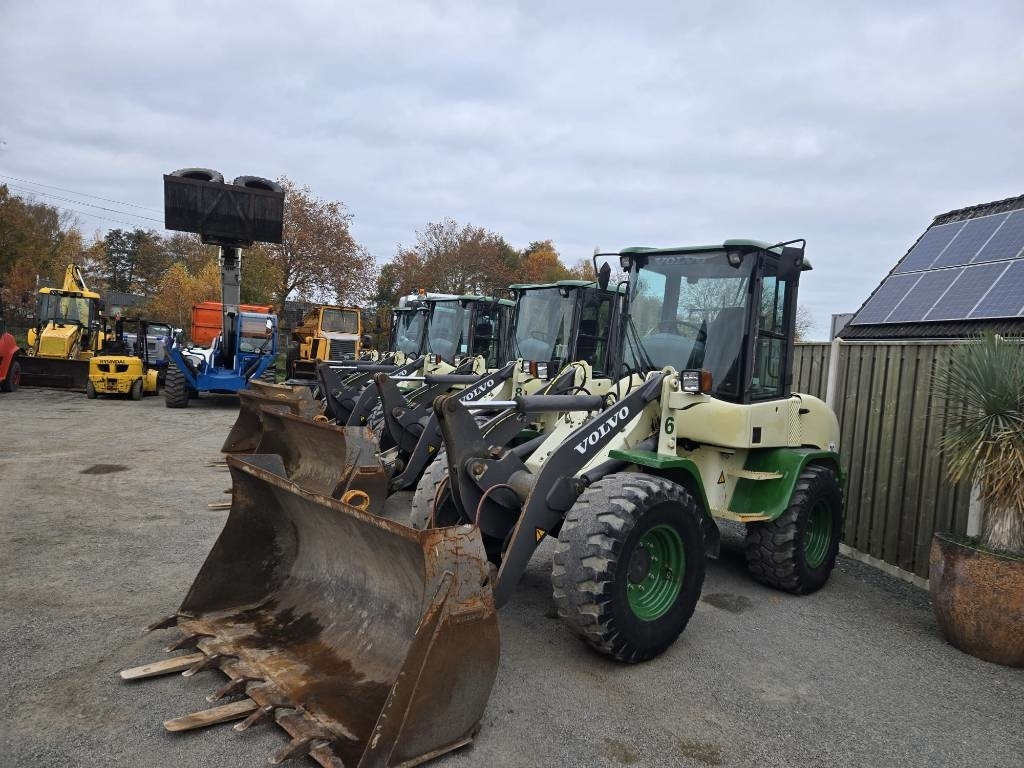 Volvo L 30 B - اللودر بعجل: صورة 2 Volvo L 30 B - اللودر بعجل: صورة 2