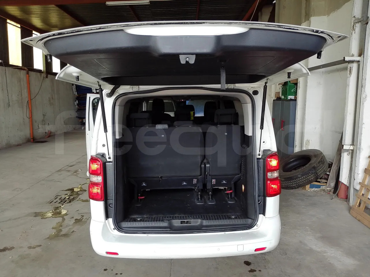 حافلة صغيرة, ميكروباص Citroën Spacetourer: صورة 7