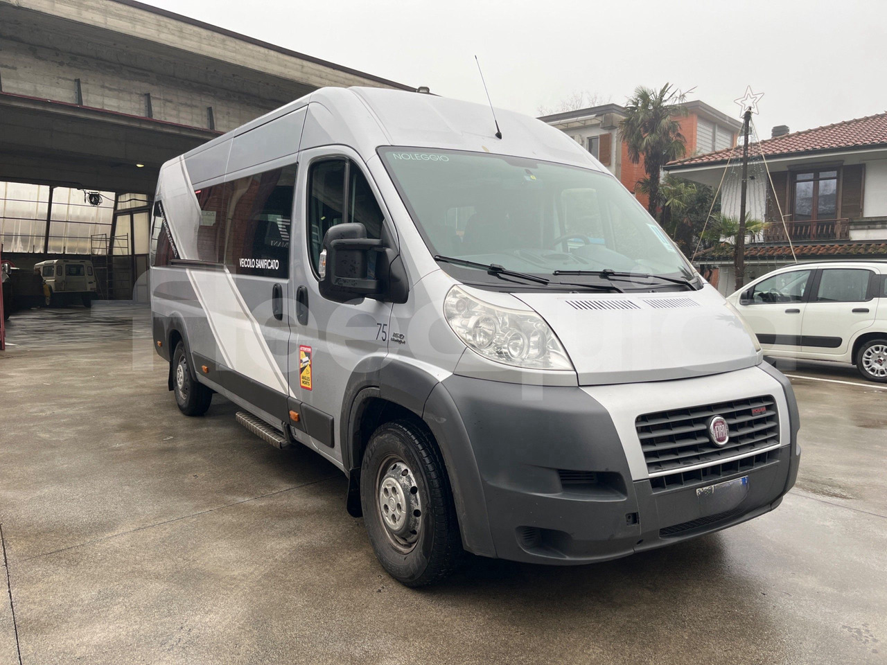 Fiat Ducato - مركبة كوتش: صورة 1 Fiat Ducato - مركبة كوتش: صورة 1