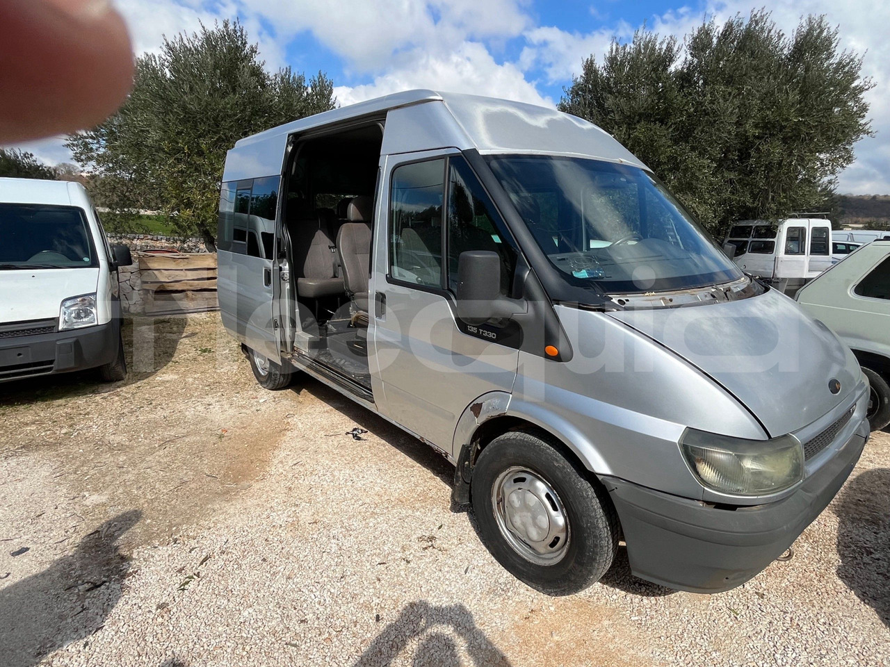 Ford Transit - مركبة كوتش: صورة 1 Ford Transit - مركبة كوتش: صورة 1