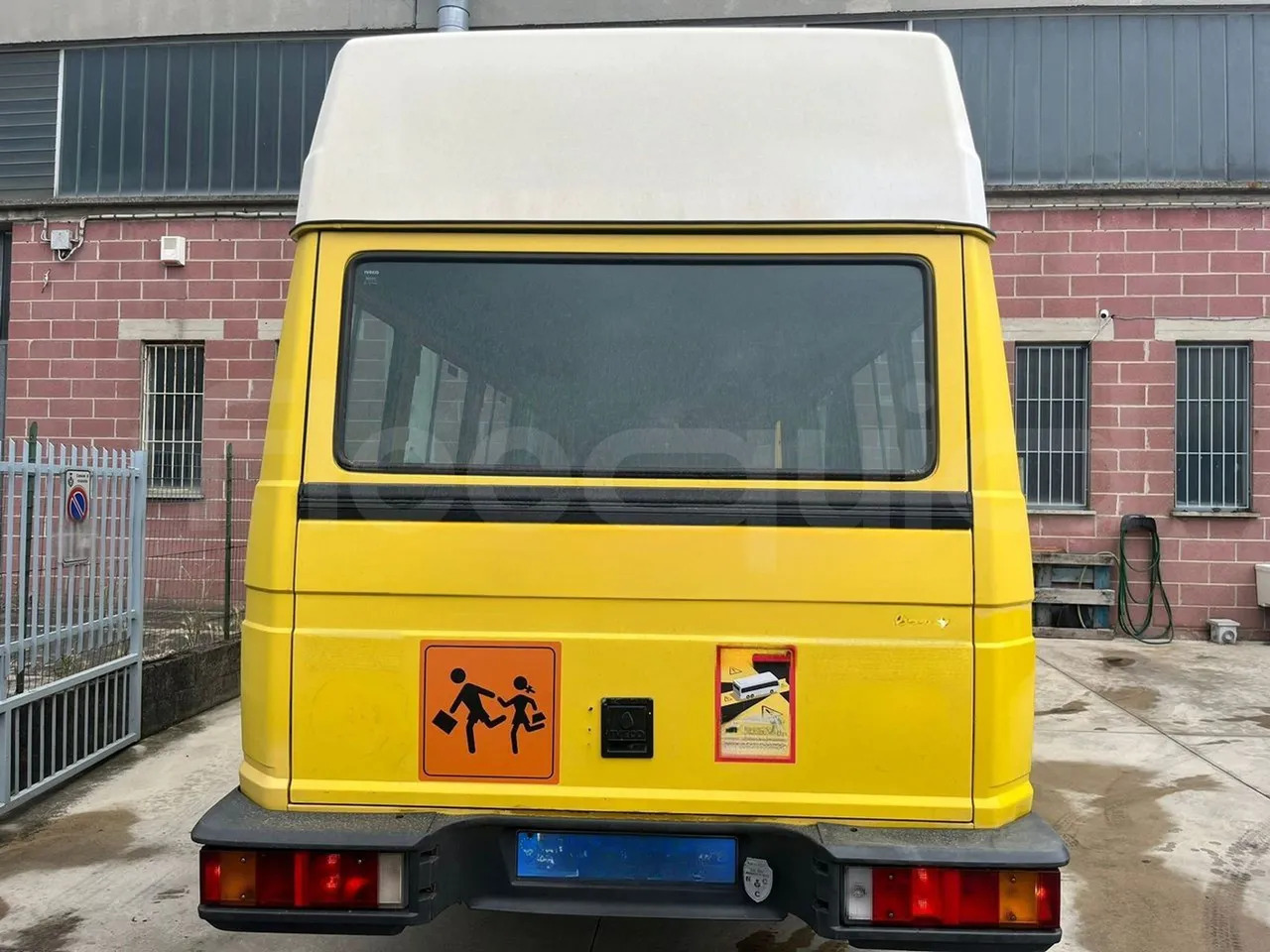 Iveco A45E10 - حافلة مدرسية: صورة 4 Iveco A45E10 - حافلة مدرسية: صورة 4
