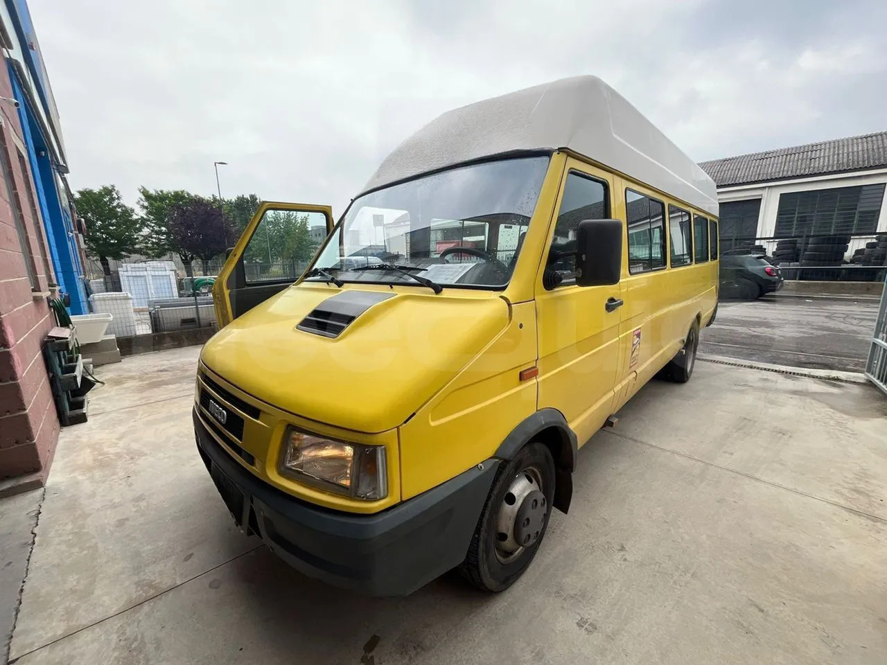Iveco A45E10 - حافلة مدرسية: صورة 3 Iveco A45E10 - حافلة مدرسية: صورة 3