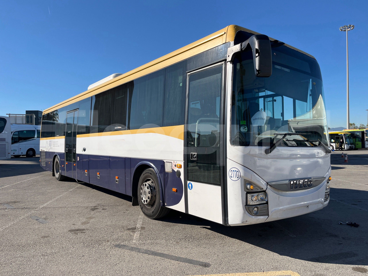 Iveco Crossway - حافلة سوبربان: صورة 1 Iveco Crossway - حافلة سوبربان: صورة 1
