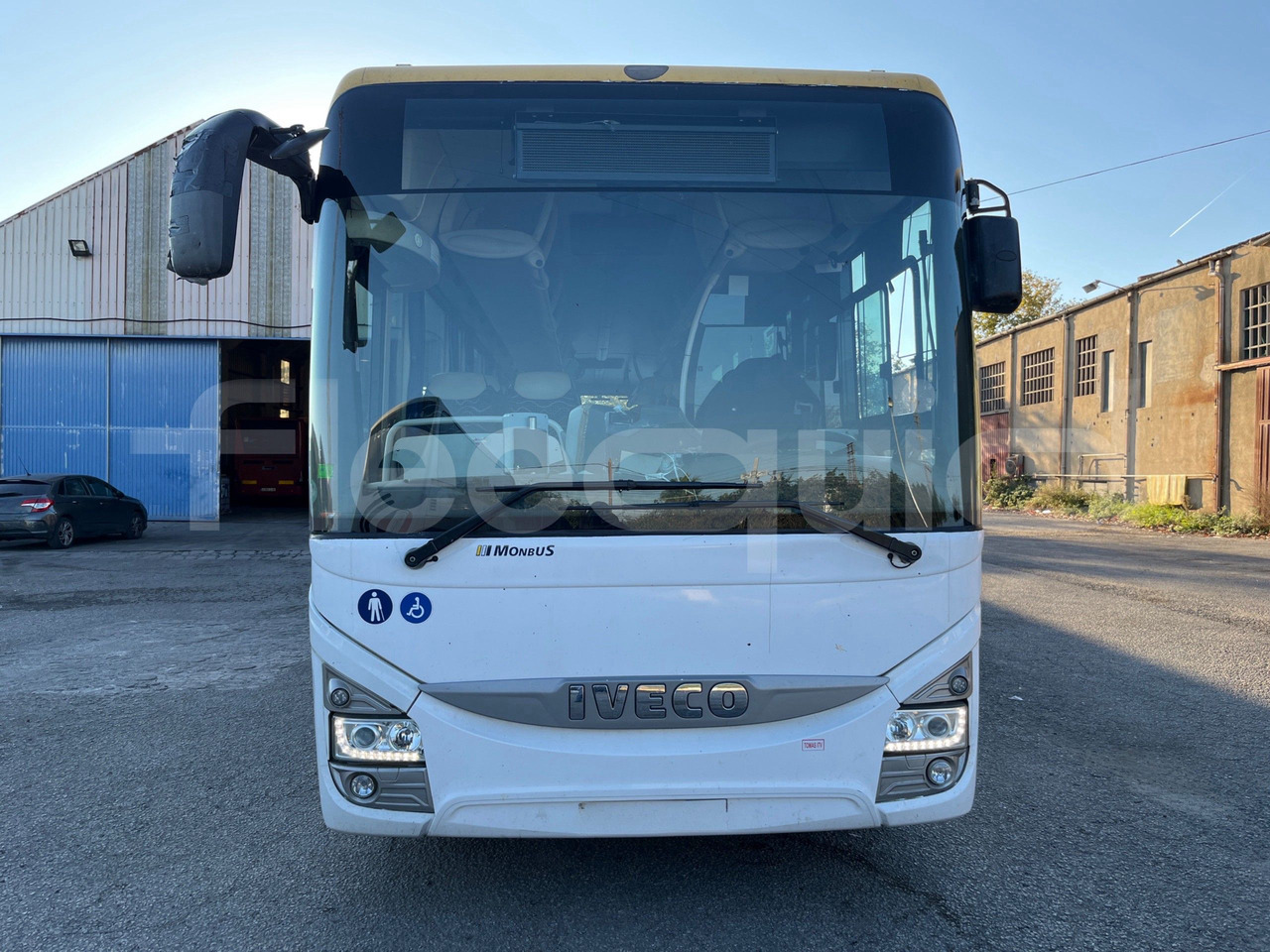 Iveco Crossway - حافلة سوبربان: صورة 2 Iveco Crossway - حافلة سوبربان: صورة 2