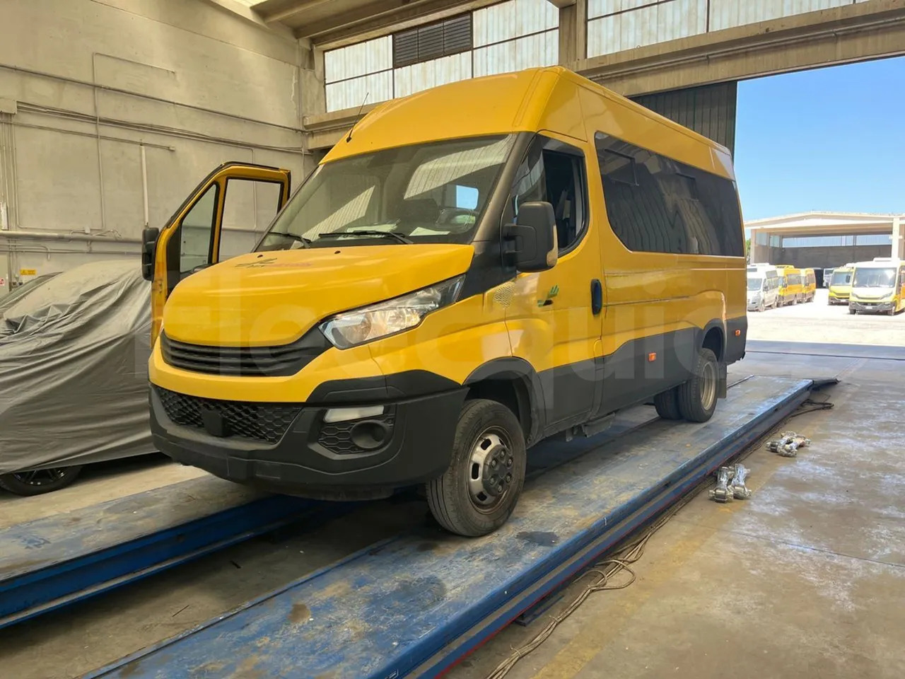 Iveco Daily - حافلة مدرسية: صورة 4 Iveco Daily - حافلة مدرسية: صورة 4