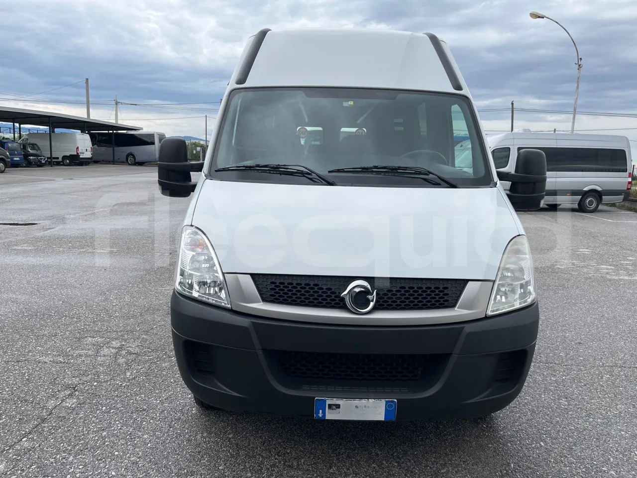 Iveco Daily - حافلة صغيرة, ميكروباص: صورة 2 Iveco Daily - حافلة صغيرة, ميكروباص: صورة 2
