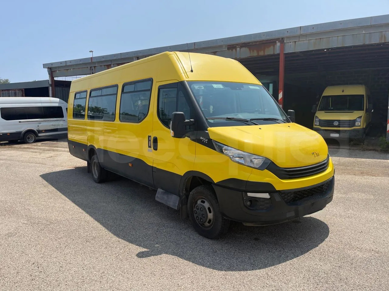 Iveco Daily - حافلة مدرسية: صورة 1 Iveco Daily - حافلة مدرسية: صورة 1