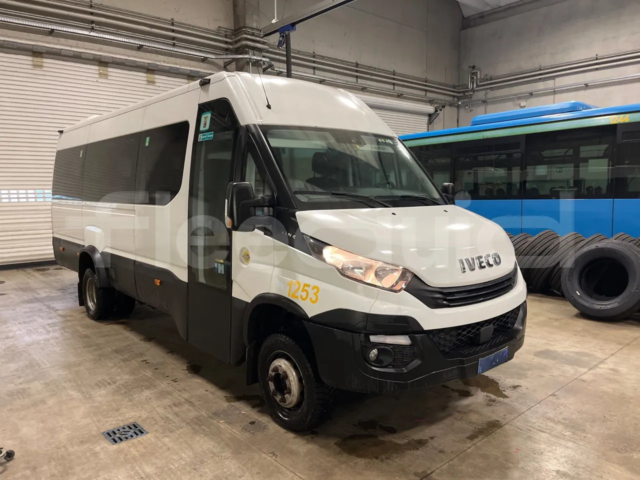Iveco Daily - حافلة صغيرة, ميكروباص: صورة 1 Iveco Daily - حافلة صغيرة, ميكروباص: صورة 1