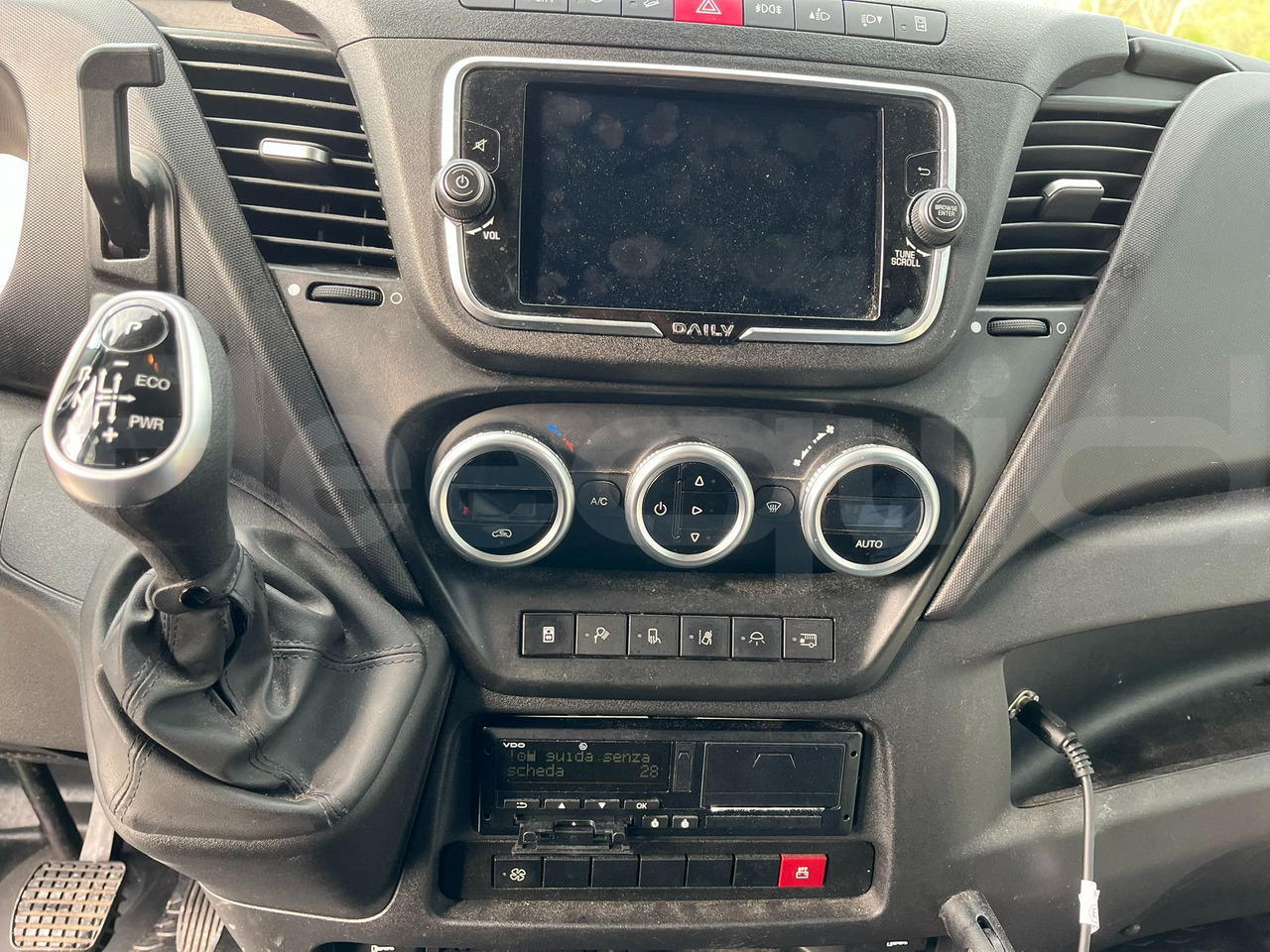 Iveco Daily - حافلة صغيرة, ميكروباص: صورة 2 Iveco Daily - حافلة صغيرة, ميكروباص: صورة 2