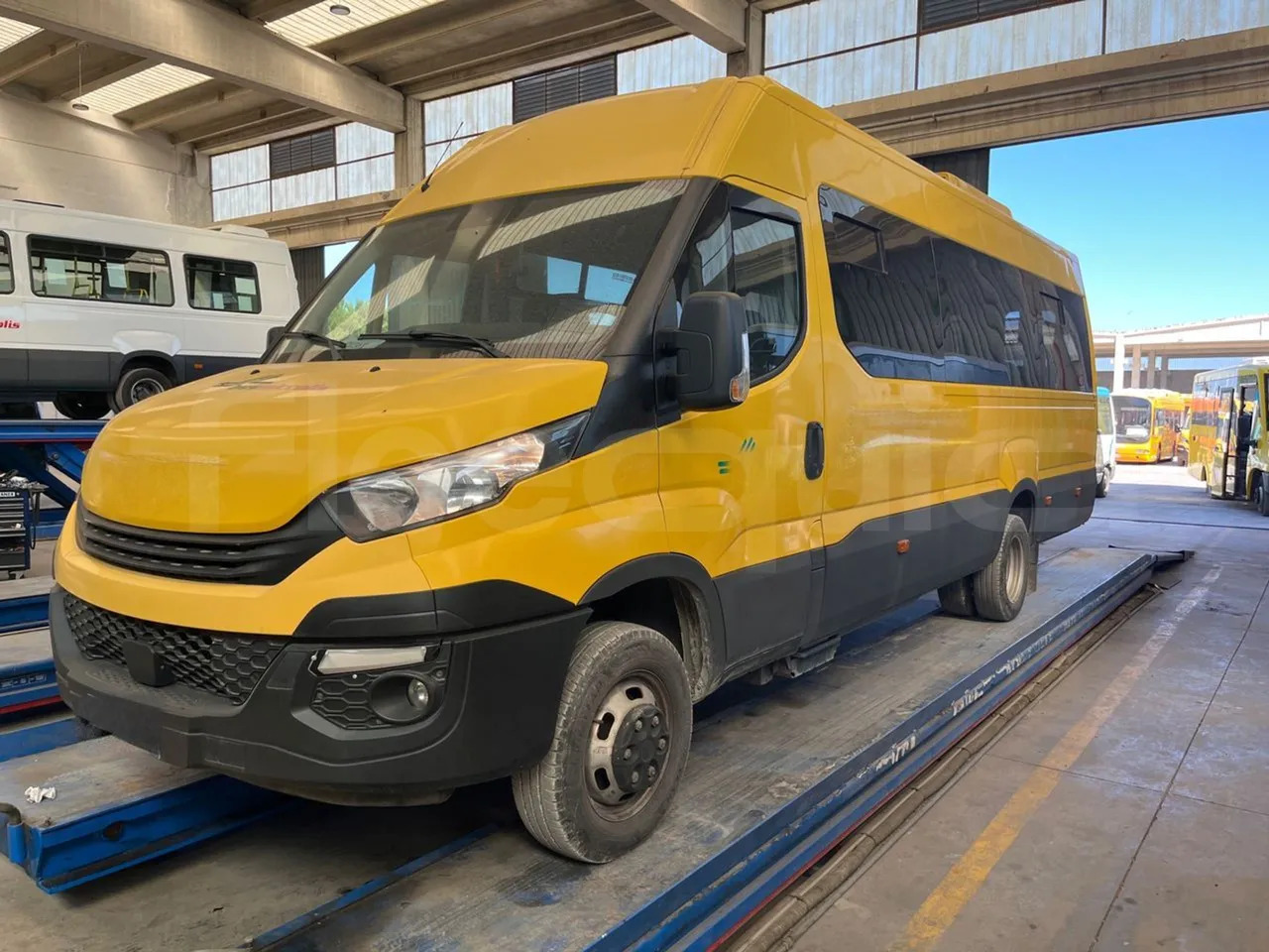 Iveco Daily - حافلة مدرسية: صورة 4 Iveco Daily - حافلة مدرسية: صورة 4
