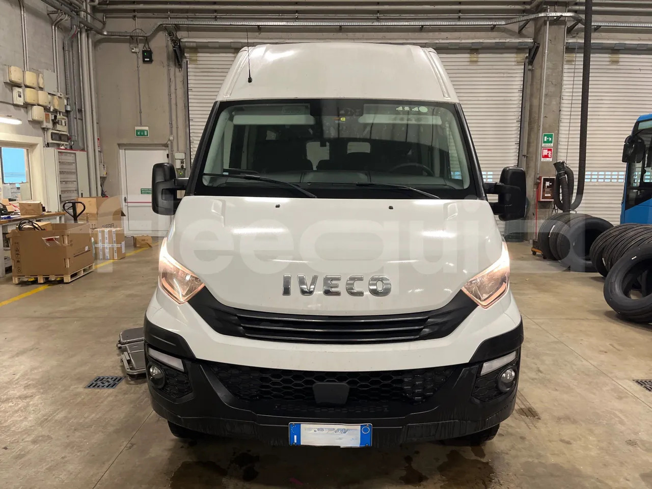 Iveco Daily - حافلة صغيرة, ميكروباص: صورة 2 Iveco Daily - حافلة صغيرة, ميكروباص: صورة 2