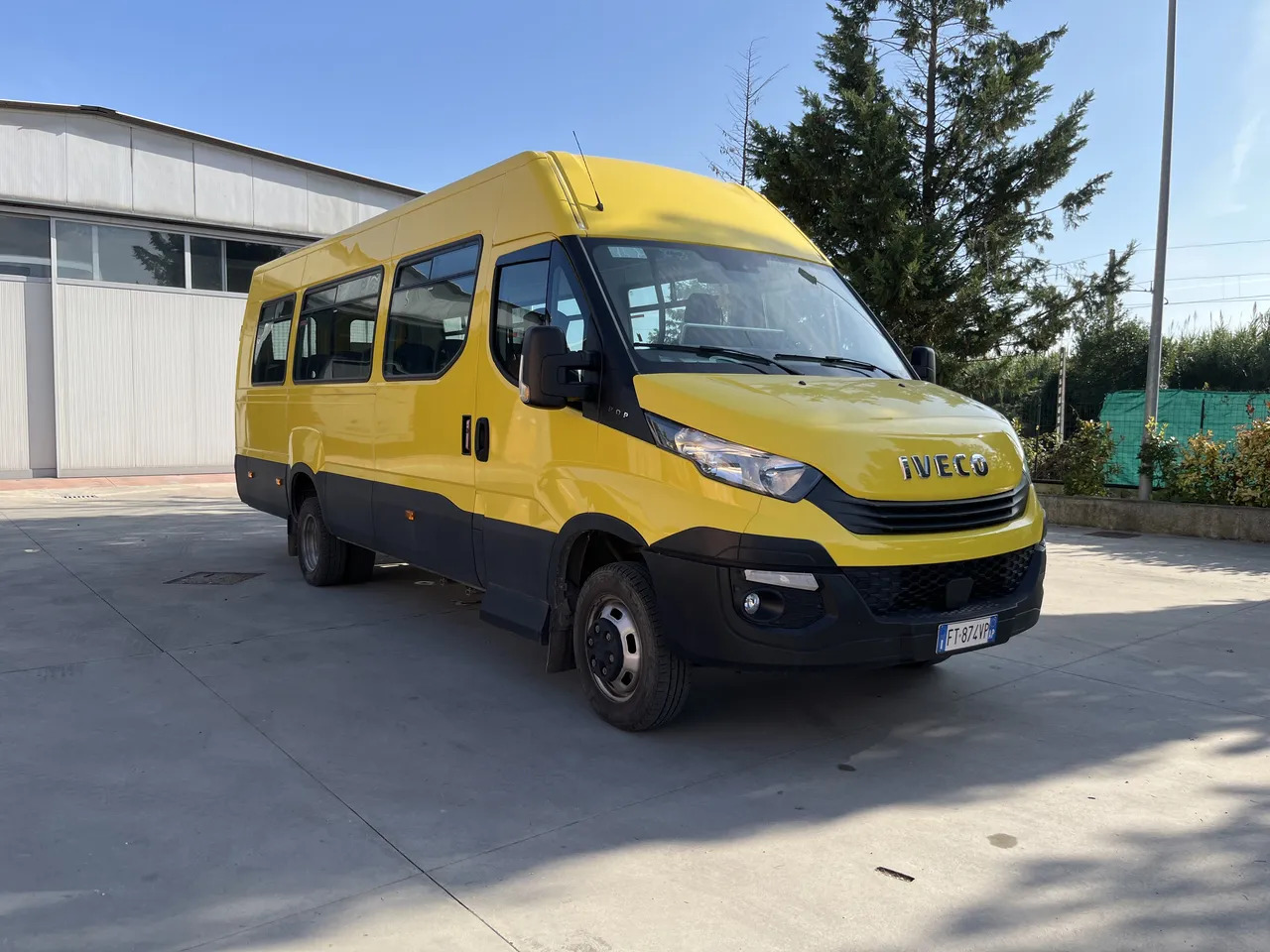 Iveco Daily - حافلة مدرسية: صورة 1 Iveco Daily - حافلة مدرسية: صورة 1