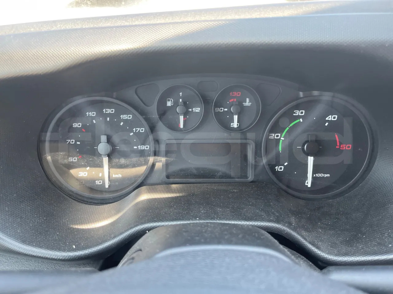 Iveco Daily - حافلة صغيرة, ميكروباص: صورة 2 Iveco Daily - حافلة صغيرة, ميكروباص: صورة 2