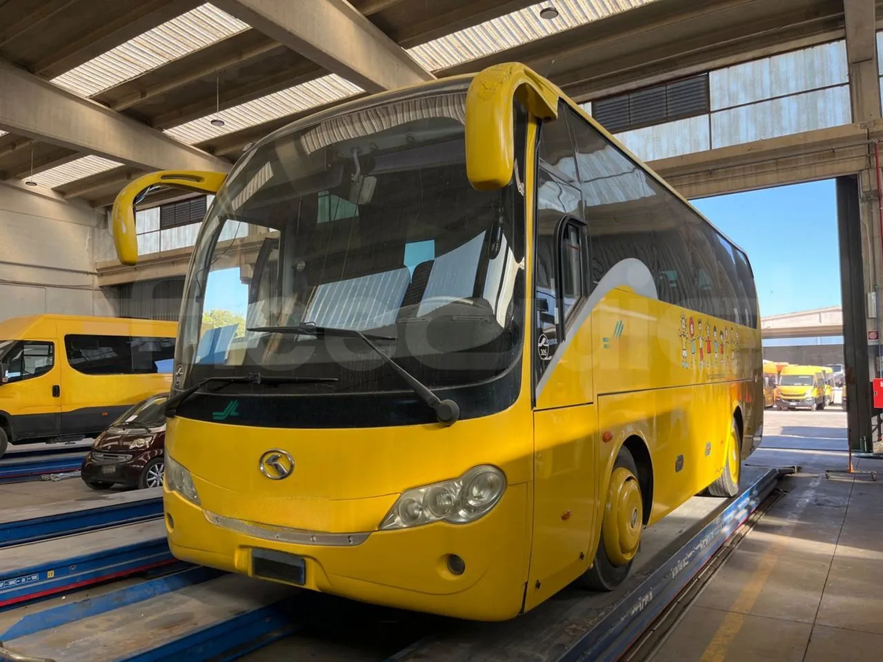 King Long XMQ6800 - مركبة كوتش: صورة 4 King Long XMQ6800 - مركبة كوتش: صورة 4