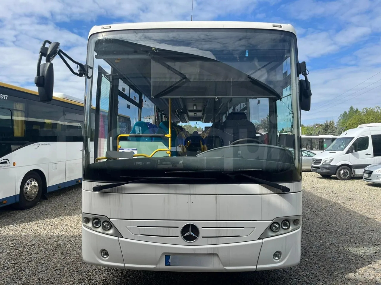 Mercedes-Benz Intouro - حافلة سوبربان: صورة 1 Mercedes-Benz Intouro - حافلة سوبربان: صورة 1