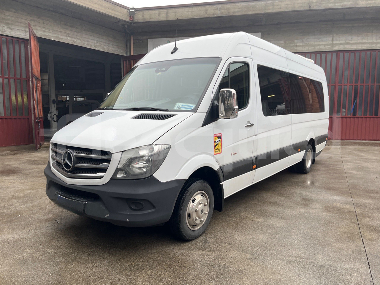 Mercedes-Benz Sprinter - مركبة كوتش: صورة 4 Mercedes-Benz Sprinter - مركبة كوتش: صورة 4