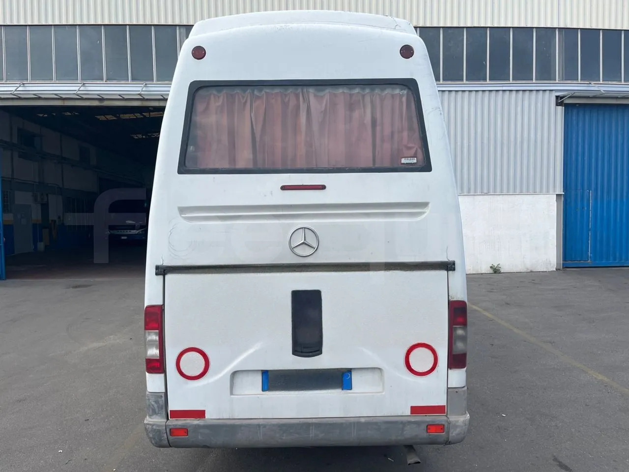 Mercedes-Benz Sprinter - حافلة صغيرة, حافلة سوبربان: صورة 5 Mercedes-Benz Sprinter - حافلة صغيرة, حافلة سوبربان: صورة 5