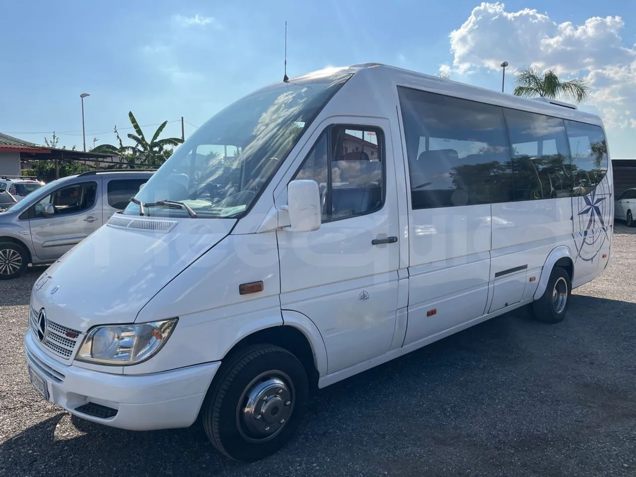 Mercedes-Benz Sprinter - حافلة سوبربان: صورة 4 Mercedes-Benz Sprinter - حافلة سوبربان: صورة 4