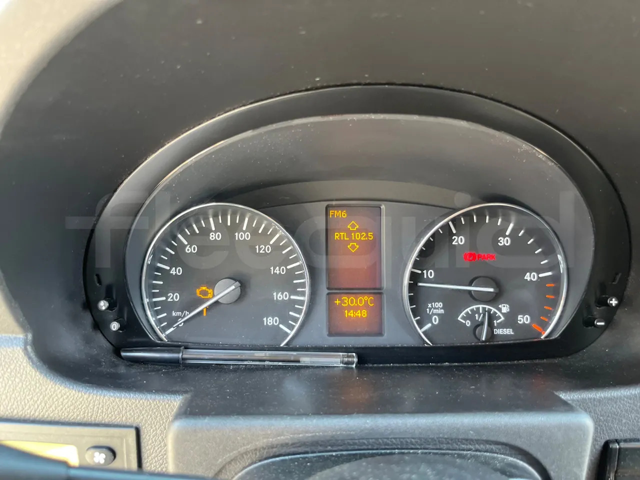 Mercedes-Benz Sprinter - حافلة سوبربان: صورة 3 Mercedes-Benz Sprinter - حافلة سوبربان: صورة 3