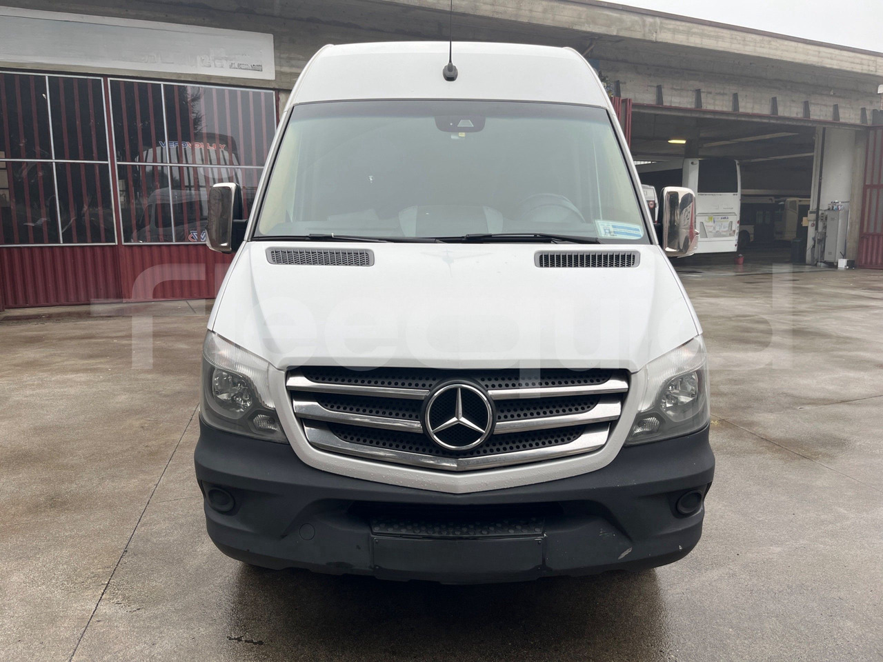 Mercedes-Benz Sprinter - مركبة كوتش: صورة 2 Mercedes-Benz Sprinter - مركبة كوتش: صورة 2
