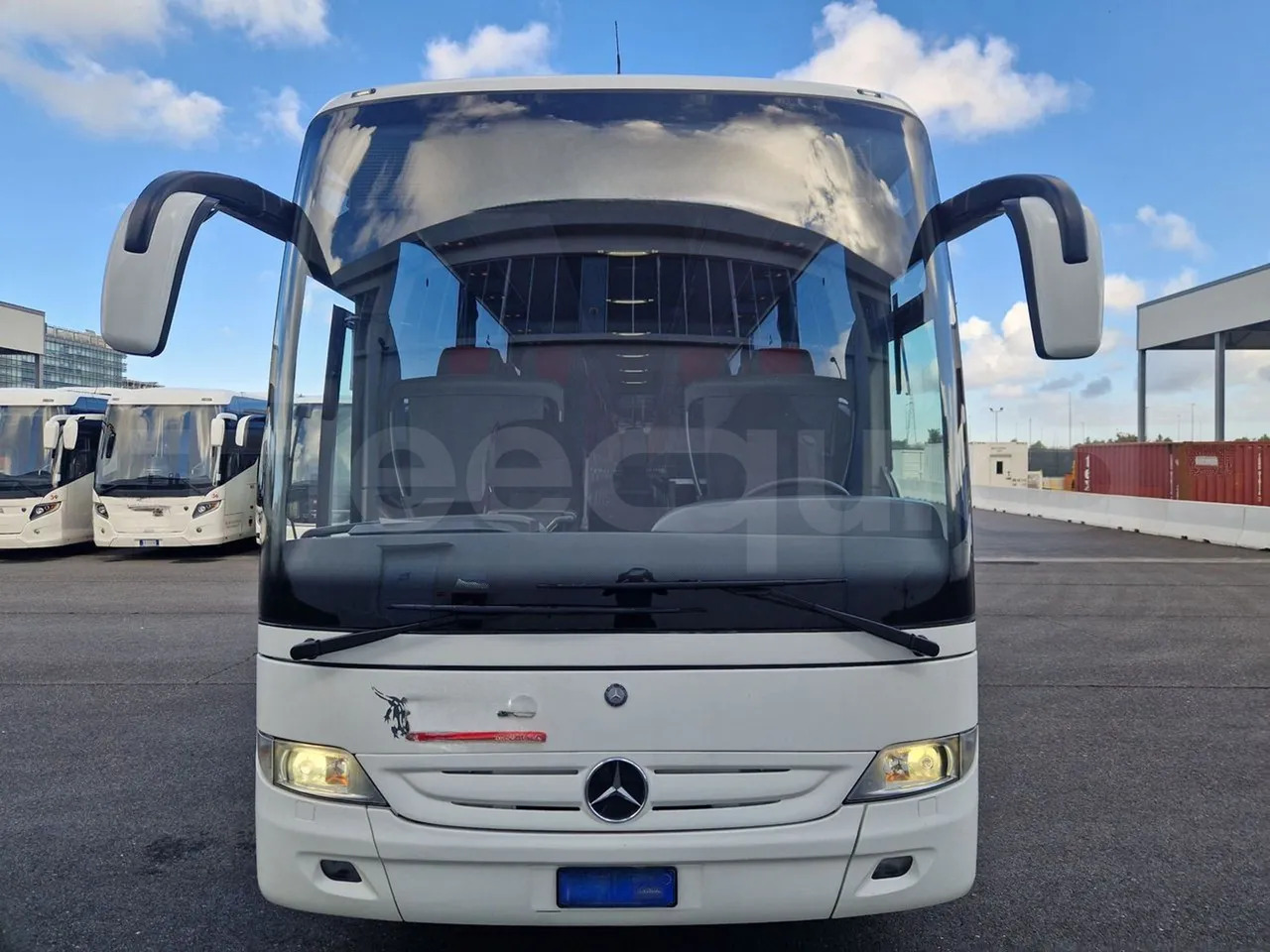 Mercedes-Benz Tourismo - مركبة كوتش: صورة 2 Mercedes-Benz Tourismo - مركبة كوتش: صورة 2
