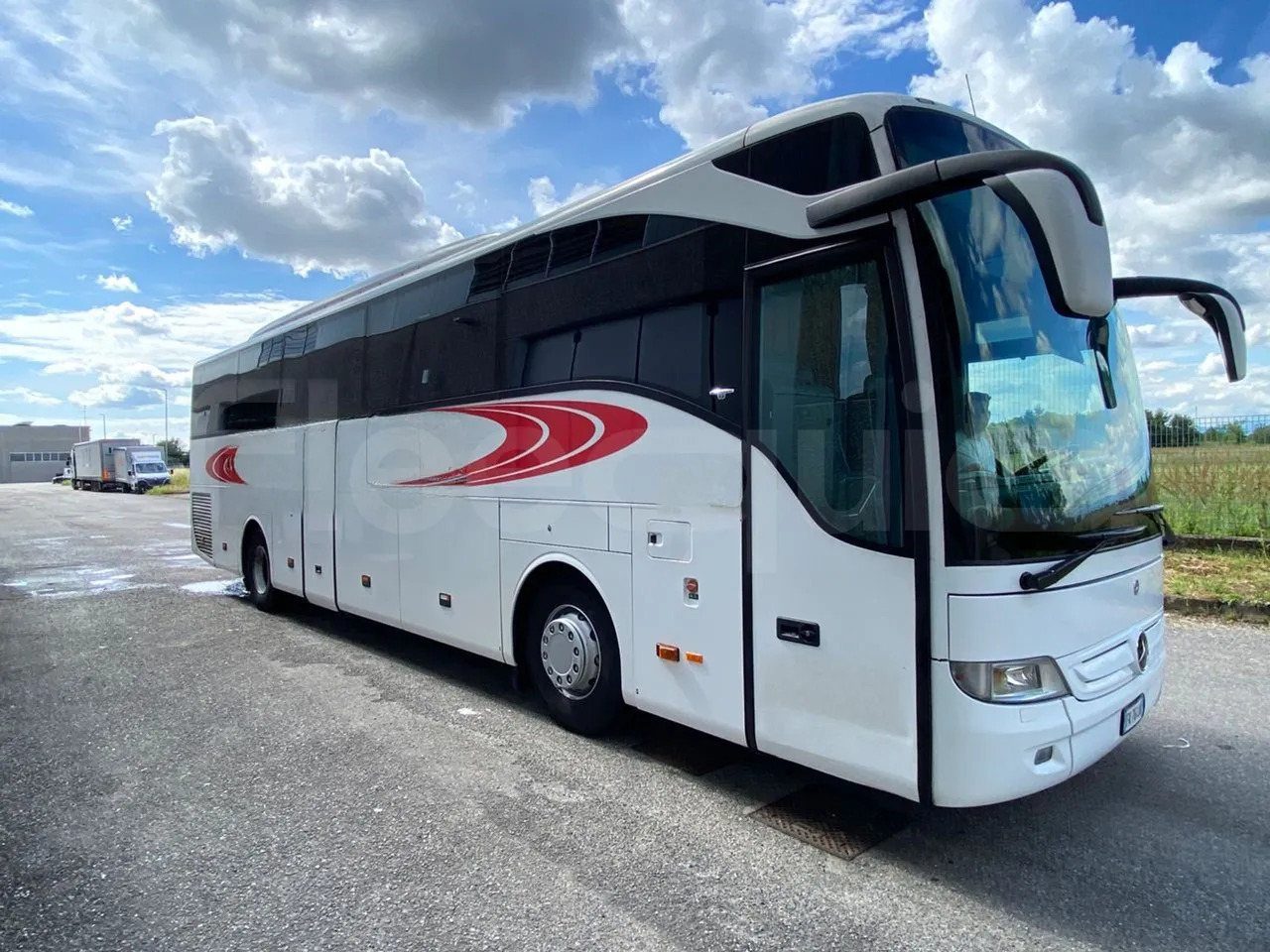 Mercedes-Benz Tourismo - مركبة كوتش: صورة 1 Mercedes-Benz Tourismo - مركبة كوتش: صورة 1