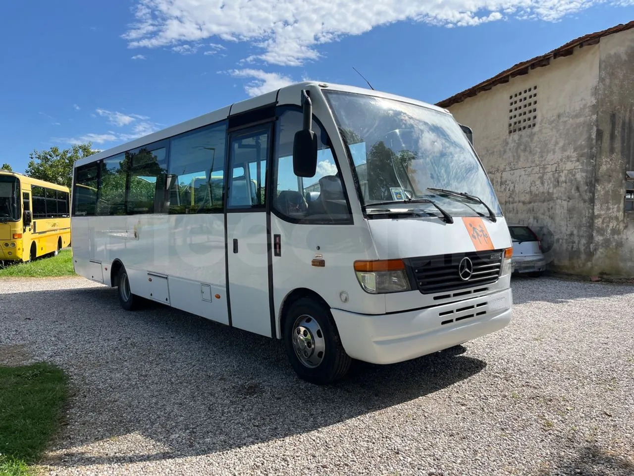 Mercedes-Benz Vario - حافلة مدرسية: صورة 1 Mercedes-Benz Vario - حافلة مدرسية: صورة 1