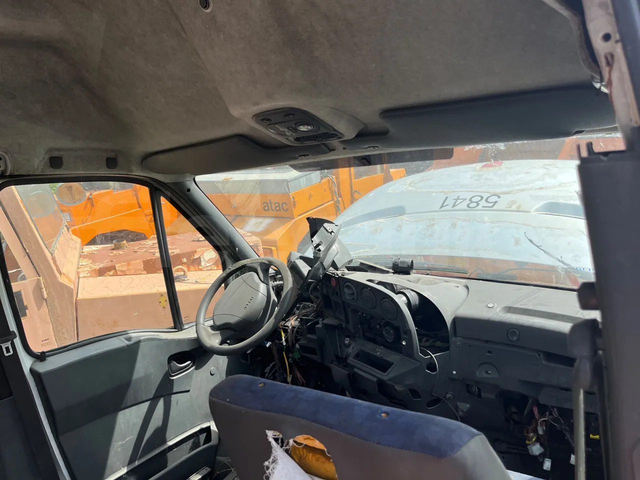 N. 2 Iveco Daily - حافلة صغيرة, ميكروباص: صورة 5 N. 2 Iveco Daily - حافلة صغيرة, ميكروباص: صورة 5
