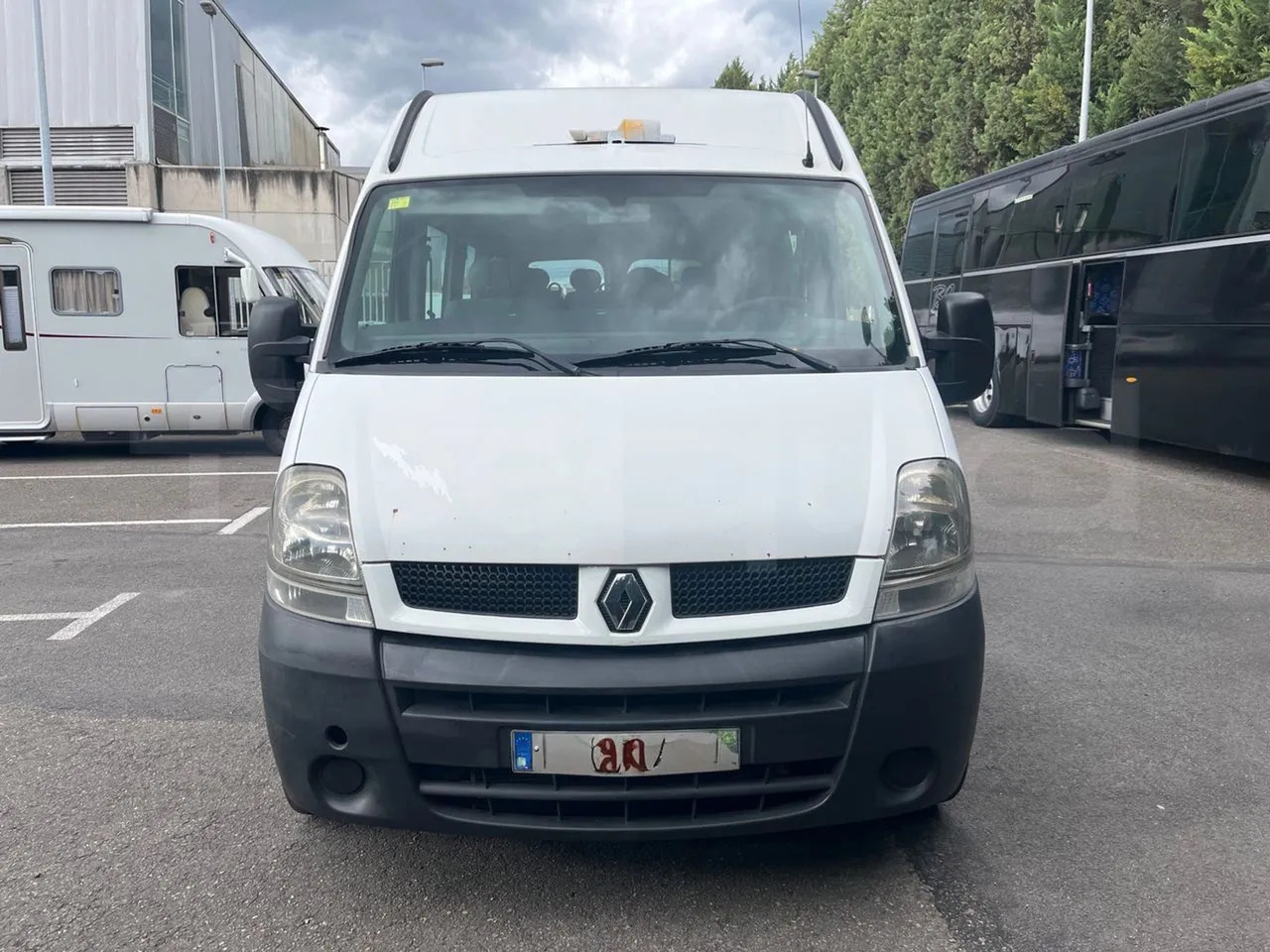 Renault Master - حافلة سوبربان: صورة 2 Renault Master - حافلة سوبربان: صورة 2