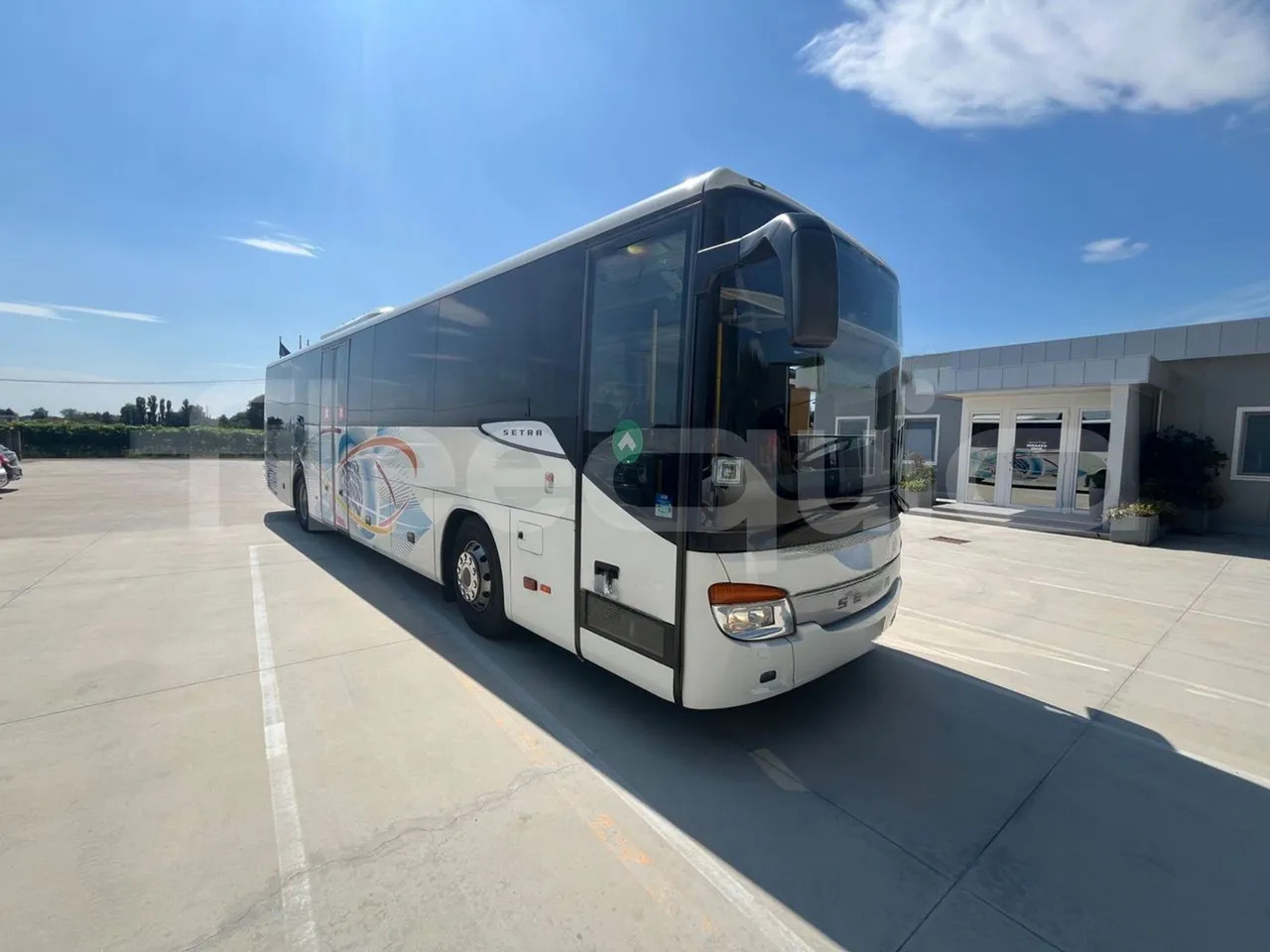 Setra S415 - مركبة كوتش: صورة 1 Setra S415 - مركبة كوتش: صورة 1