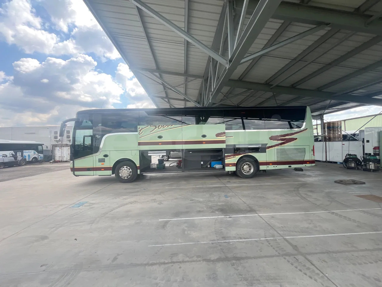 Van Hool Acron - مركبة كوتش: صورة 5 Van Hool Acron - مركبة كوتش: صورة 5