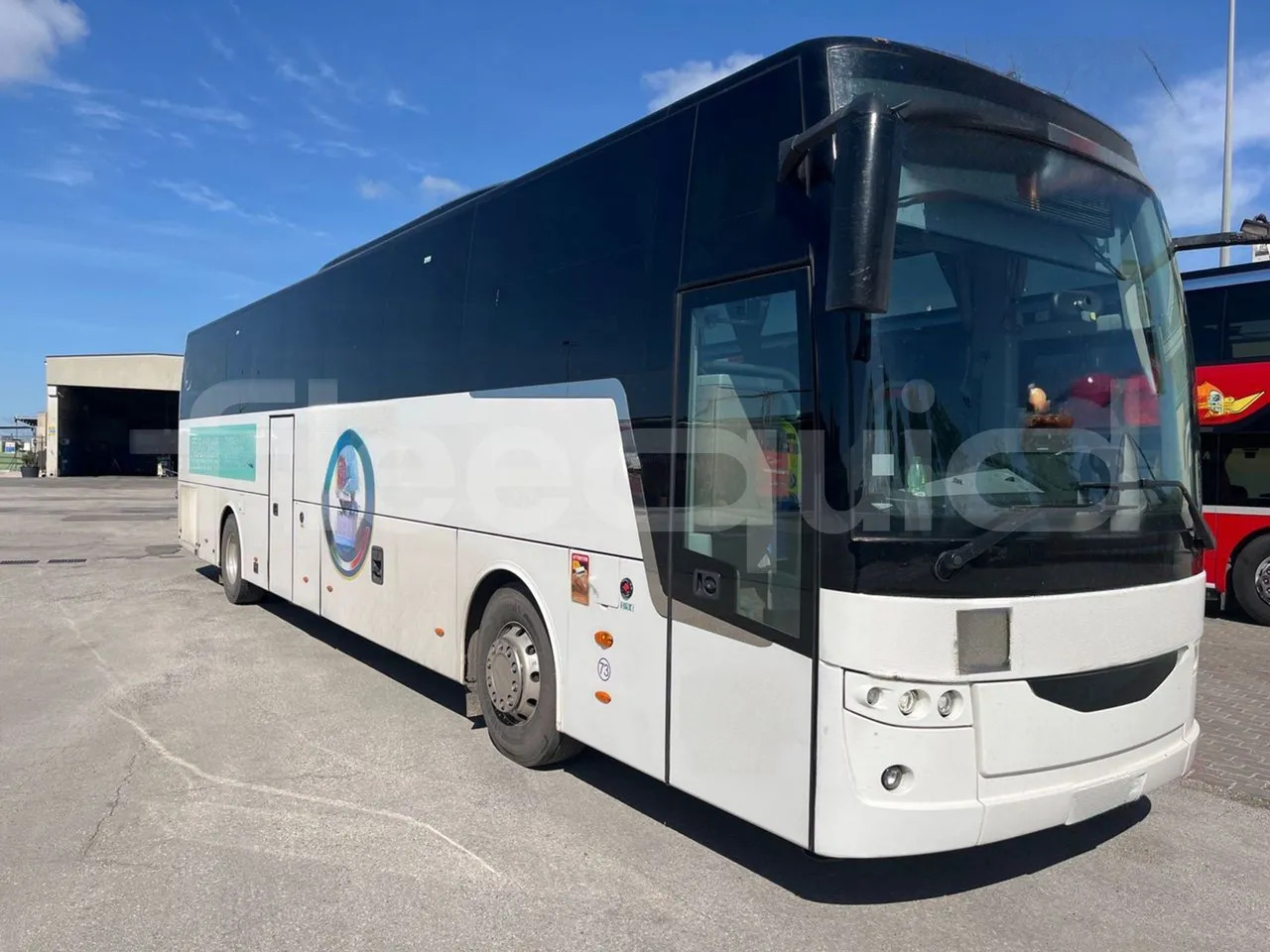 Van Hool EX16 MID - مركبة كوتش: صورة 1 Van Hool EX16 MID - مركبة كوتش: صورة 1