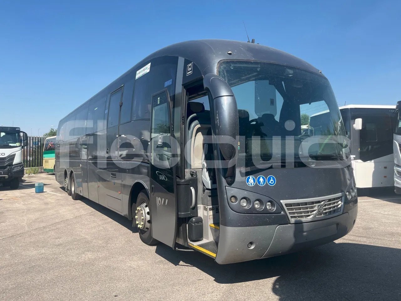 Volvo B12B - مركبة كوتش: صورة 1 Volvo B12B - مركبة كوتش: صورة 1