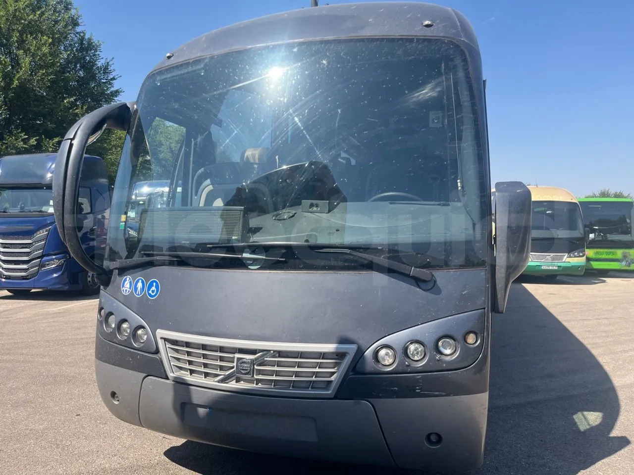 Volvo B12B - مركبة كوتش: صورة 2 Volvo B12B - مركبة كوتش: صورة 2