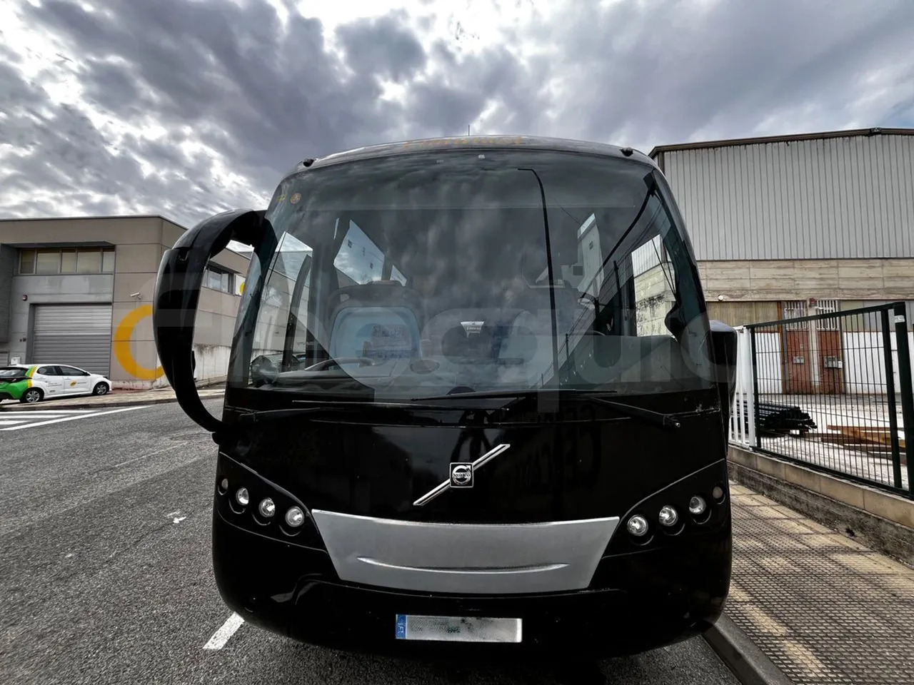 Volvo B12B - مركبة كوتش: صورة 2 Volvo B12B - مركبة كوتش: صورة 2